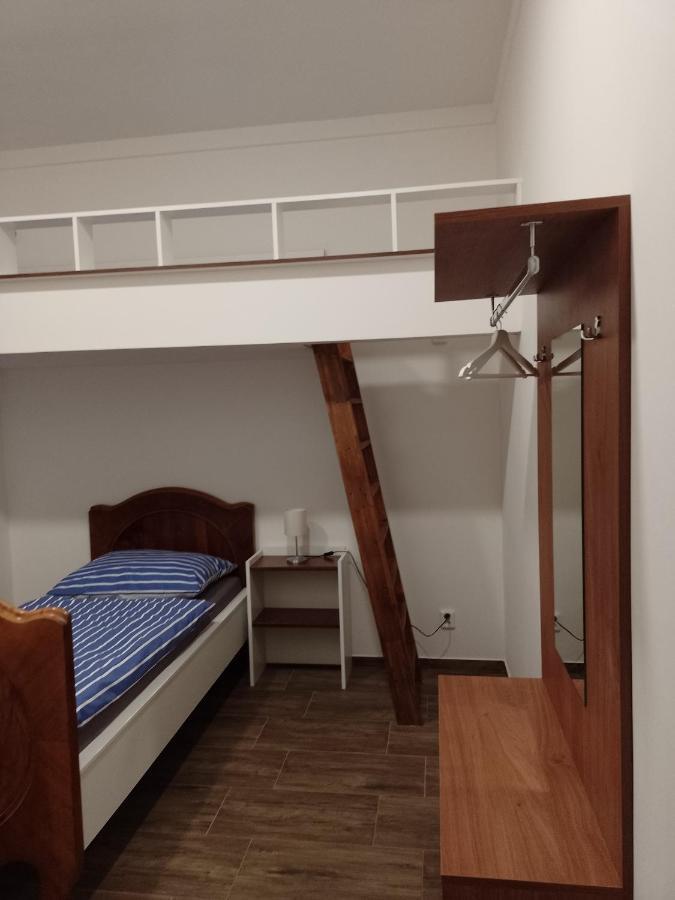 Penzion Litohlavy 17 - Na Samote U Lesa Králŭv Dvŭr Bagian luar foto