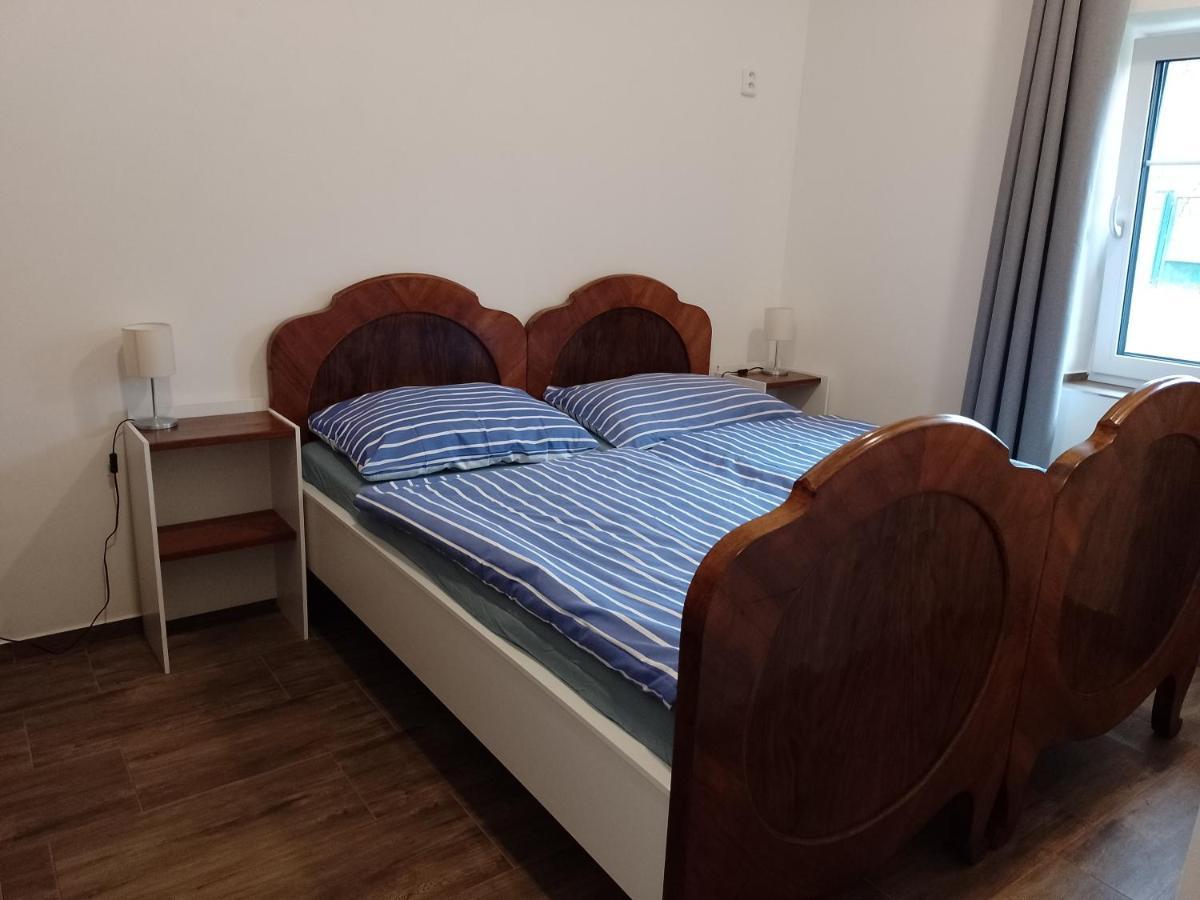 Penzion Litohlavy 17 - Na Samote U Lesa Králŭv Dvŭr Bagian luar foto