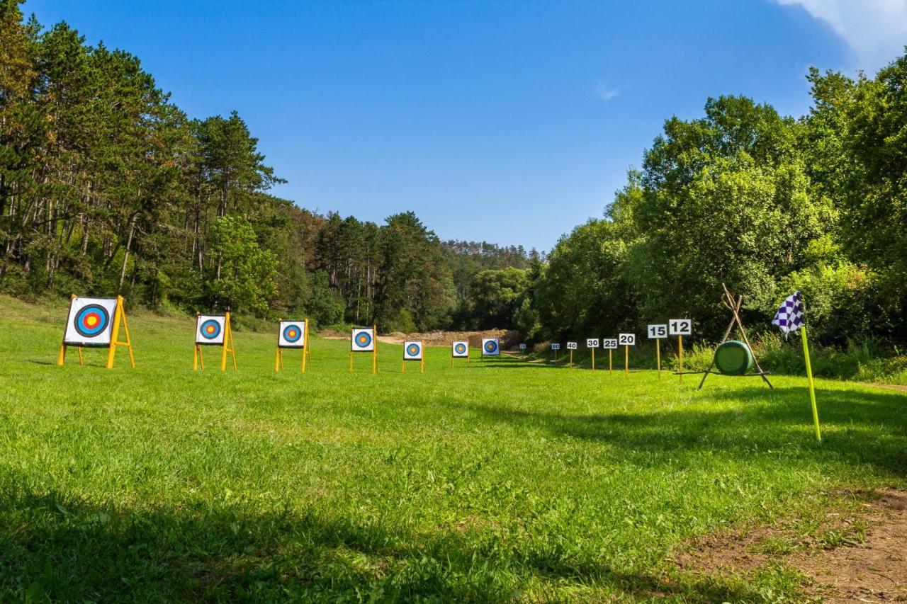 Penzion Litohlavy 17 - Na Samote U Lesa Králŭv Dvŭr Bagian luar foto